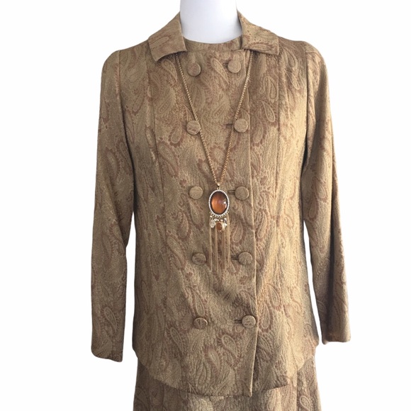 TRUE VINTAGE Gold Paisley 2PC Sheath & Jac… - Picture 2 of 10
